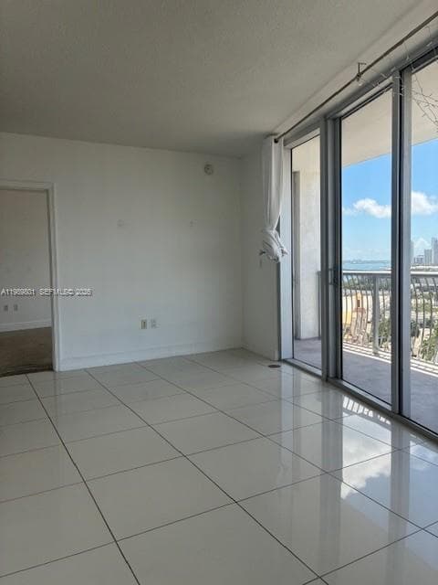 1750 N Bayshore Dr 1714 photo 2