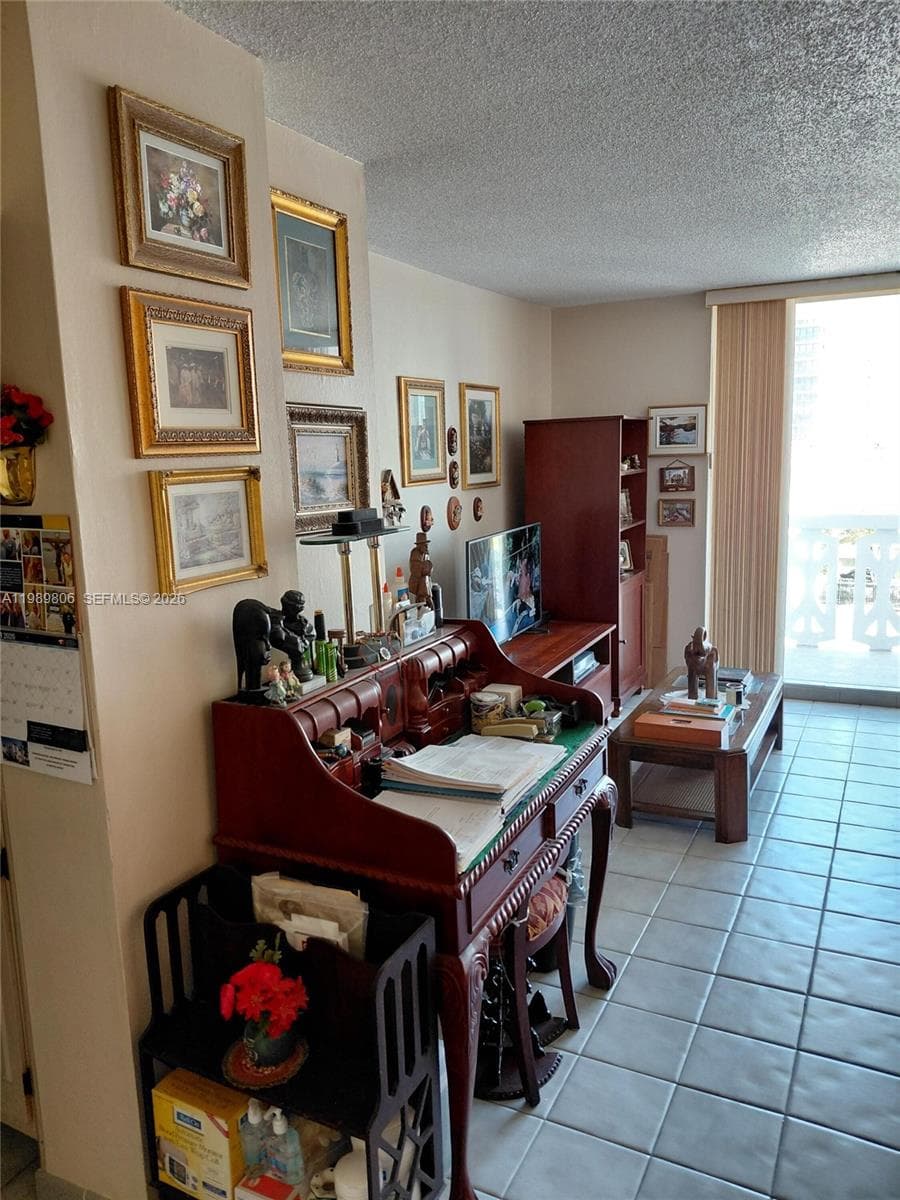 3113 S Ocean Dr 504 photo 7