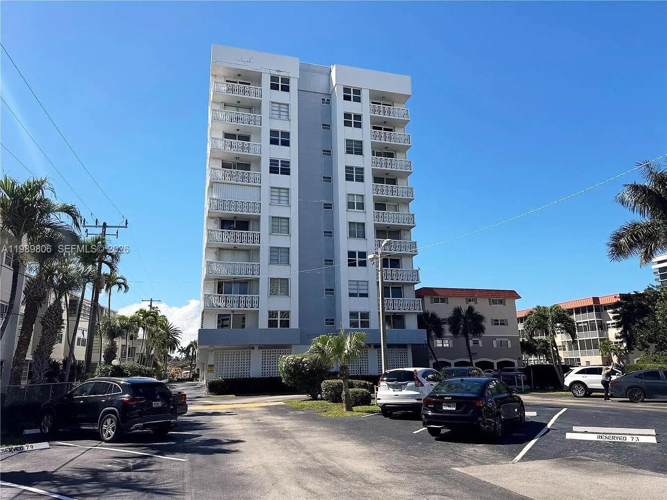 3113 S Ocean Dr 504 photo 1