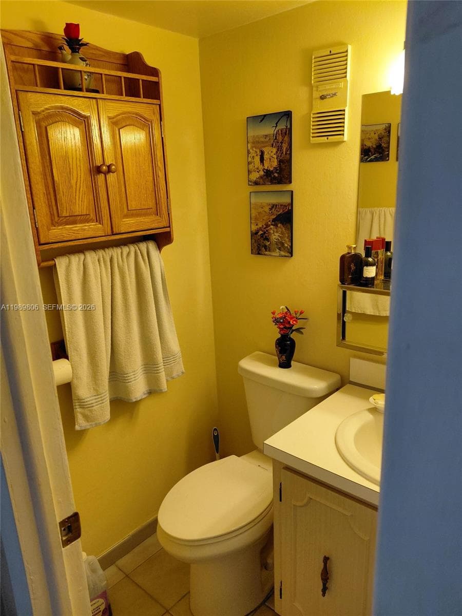 3113 S Ocean Dr 504 photo 18