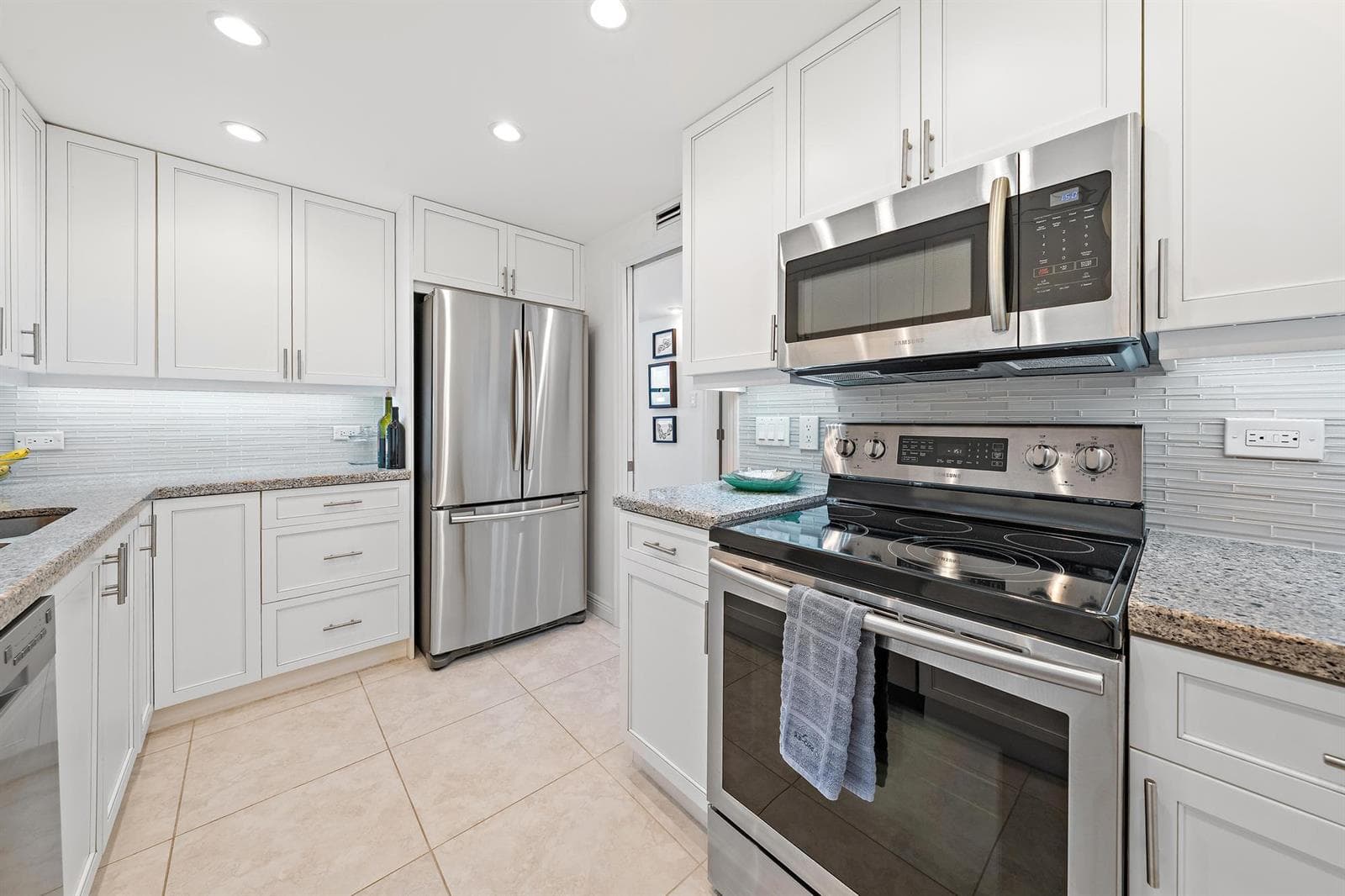 5420 N Ocean Drive Ph2 photo 11