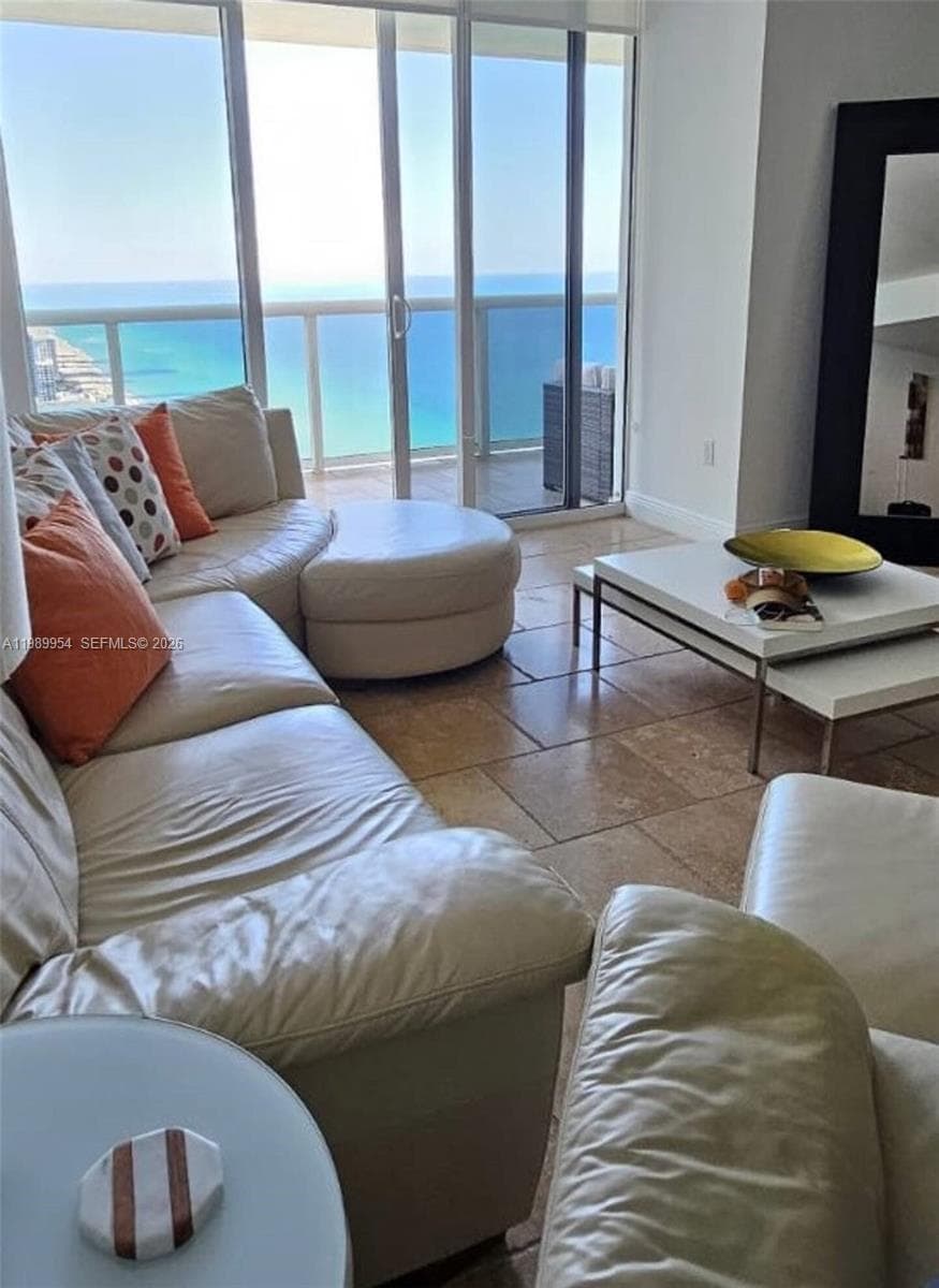 1830 Ocean Dr 4010 photo 6