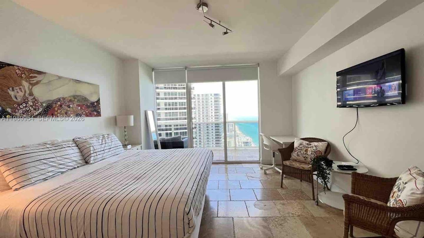 1830 S Ocean Dr 4010 photo 25