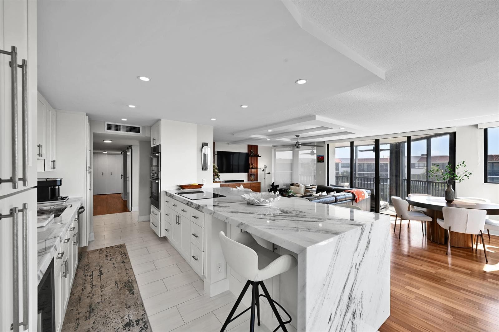 800 Jeffery Street #411 3