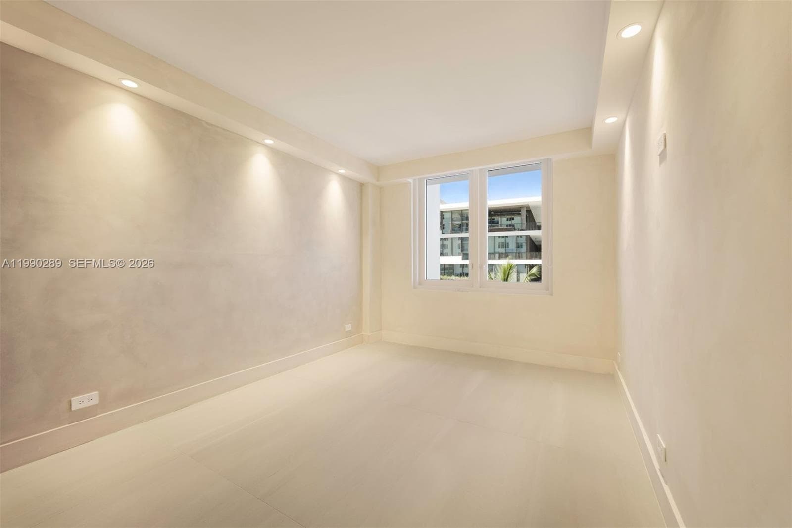 2301 Collins Ave 526 photo 13