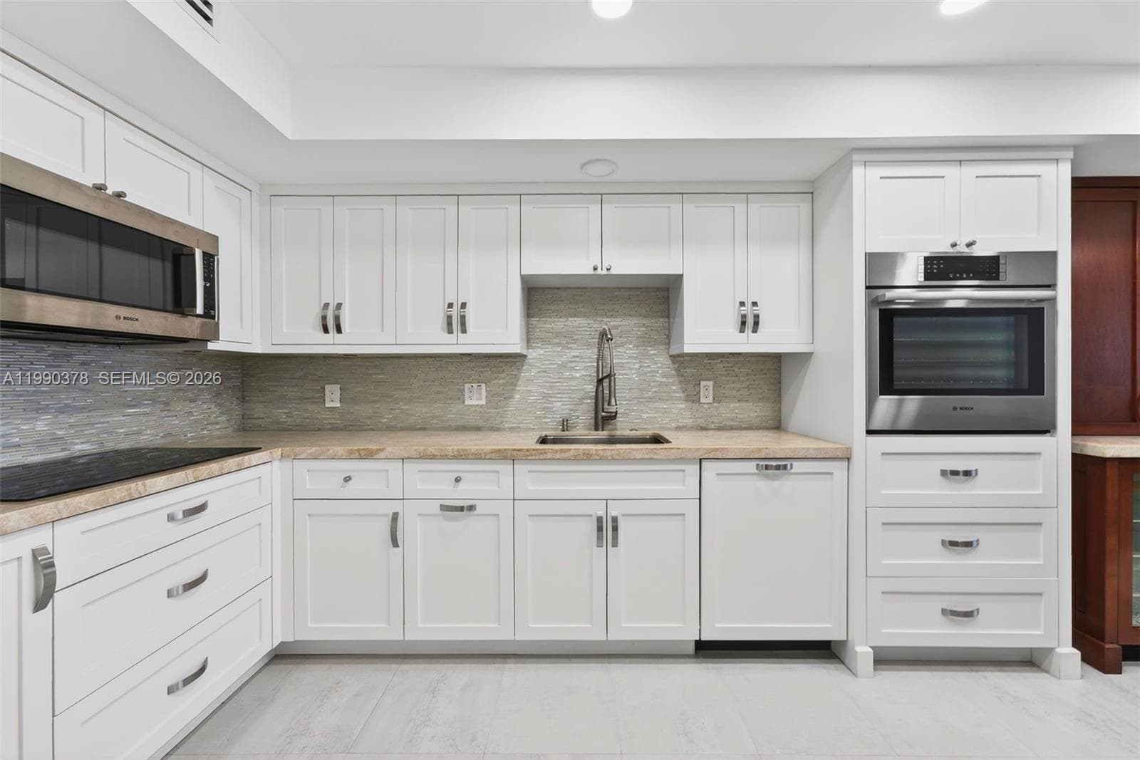 3725 Ocean Dr 1024 photo 9