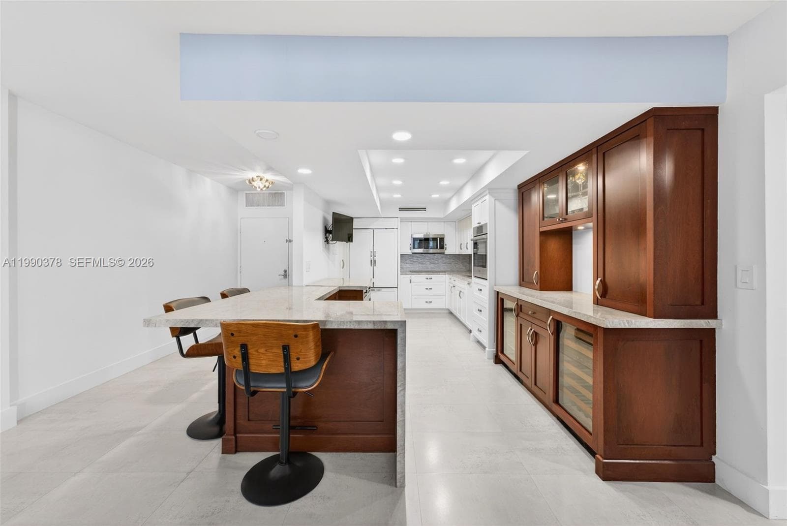 3725 Ocean Dr 1024 photo 8