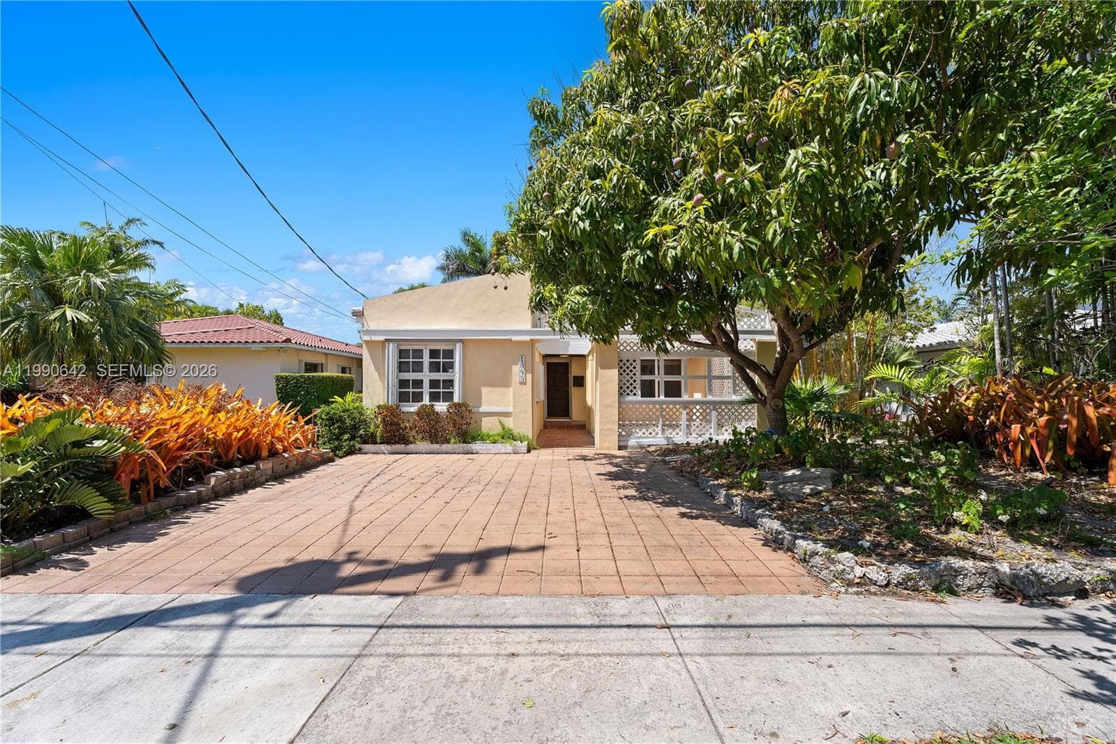 1845 Daytonia Rd photo 2
