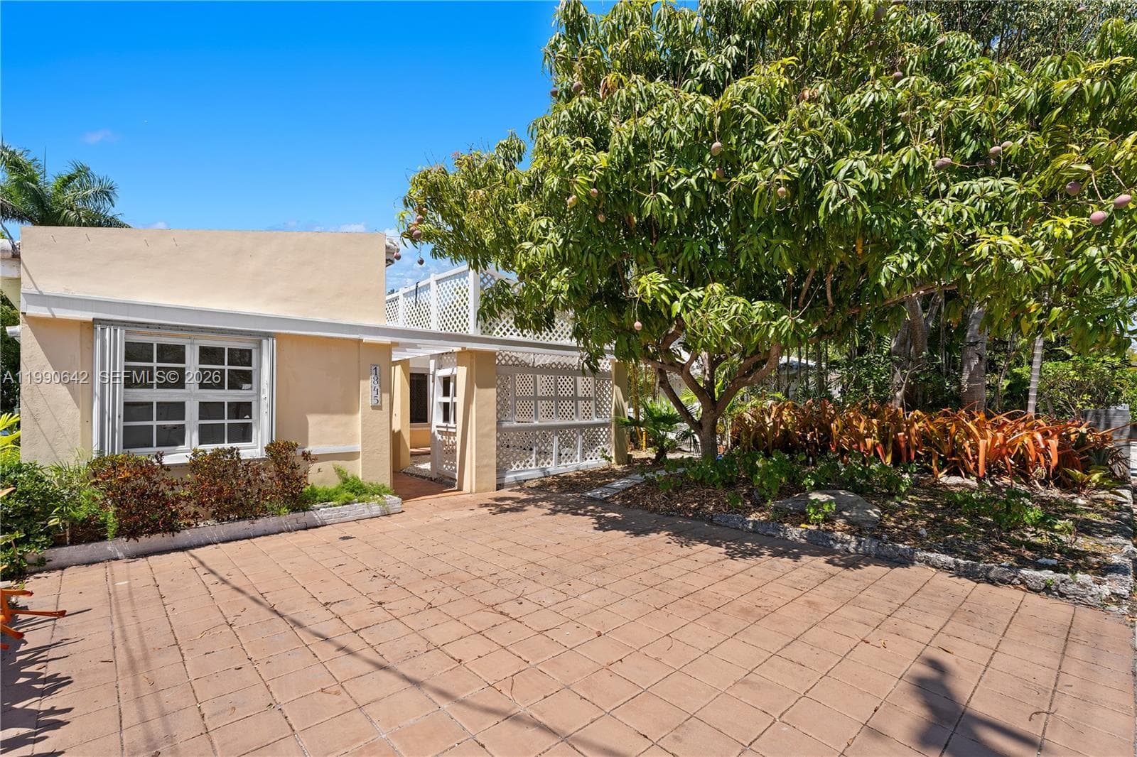 1845 Daytonia Rd photo 1
