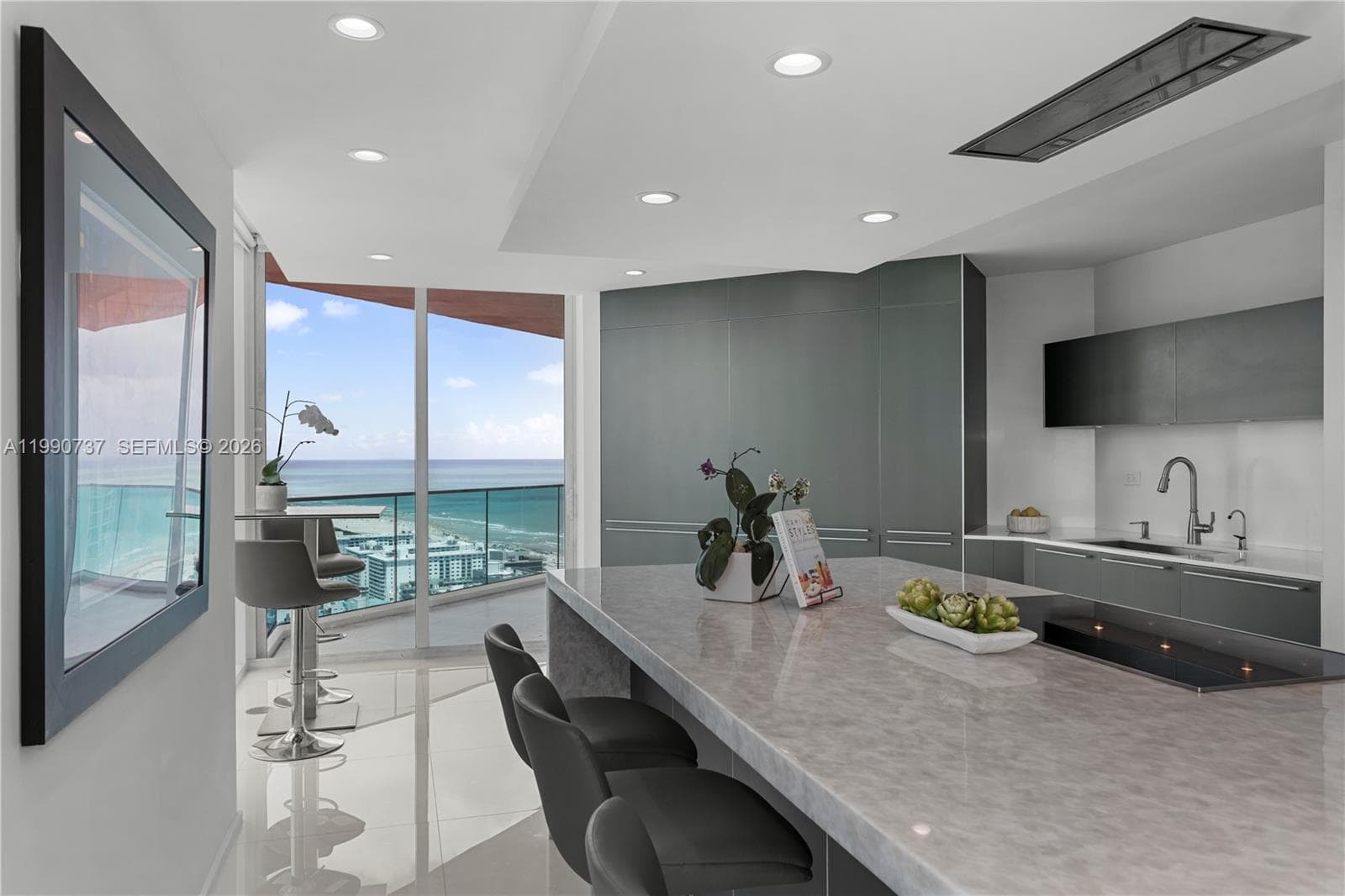 300 Pointe Dr 5