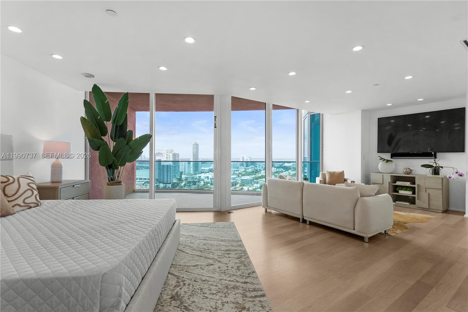 300 Pointe Dr 3405 photo 15