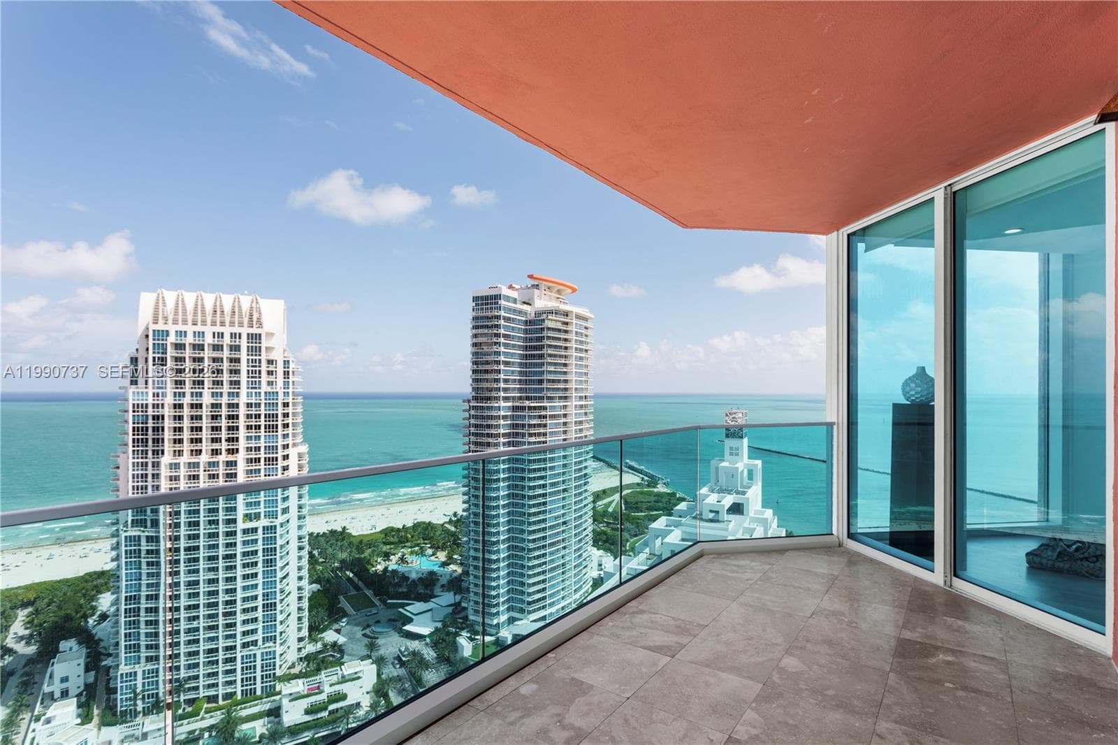 300 Pointe Dr 4