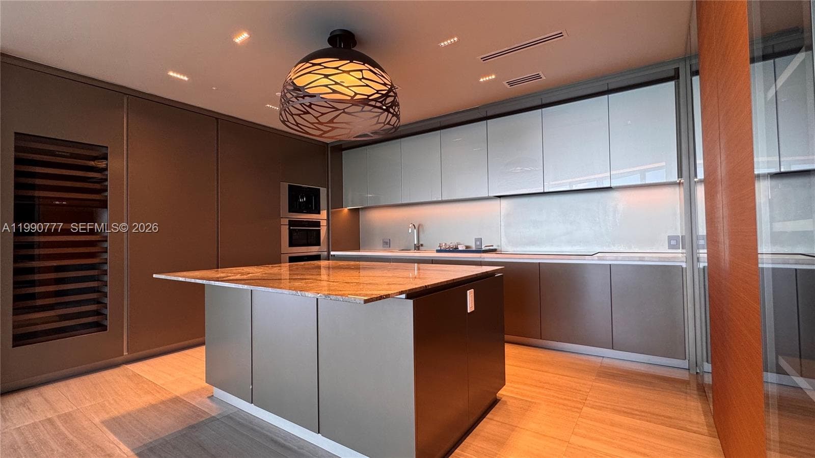 18975 Collins Ave 2