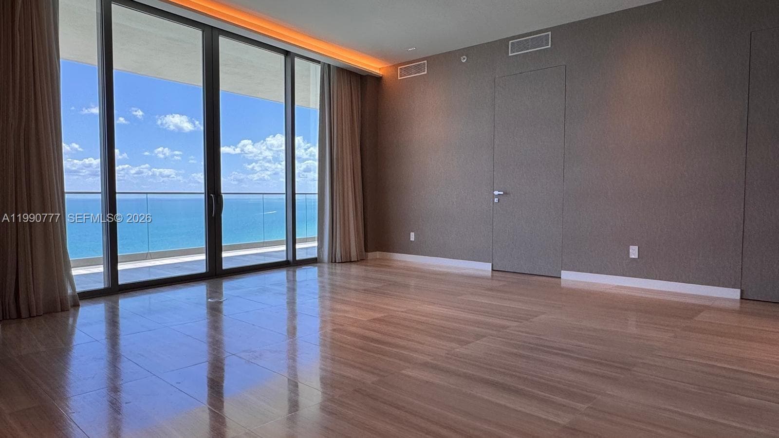 18975 Collins Ave 2500 photo 22