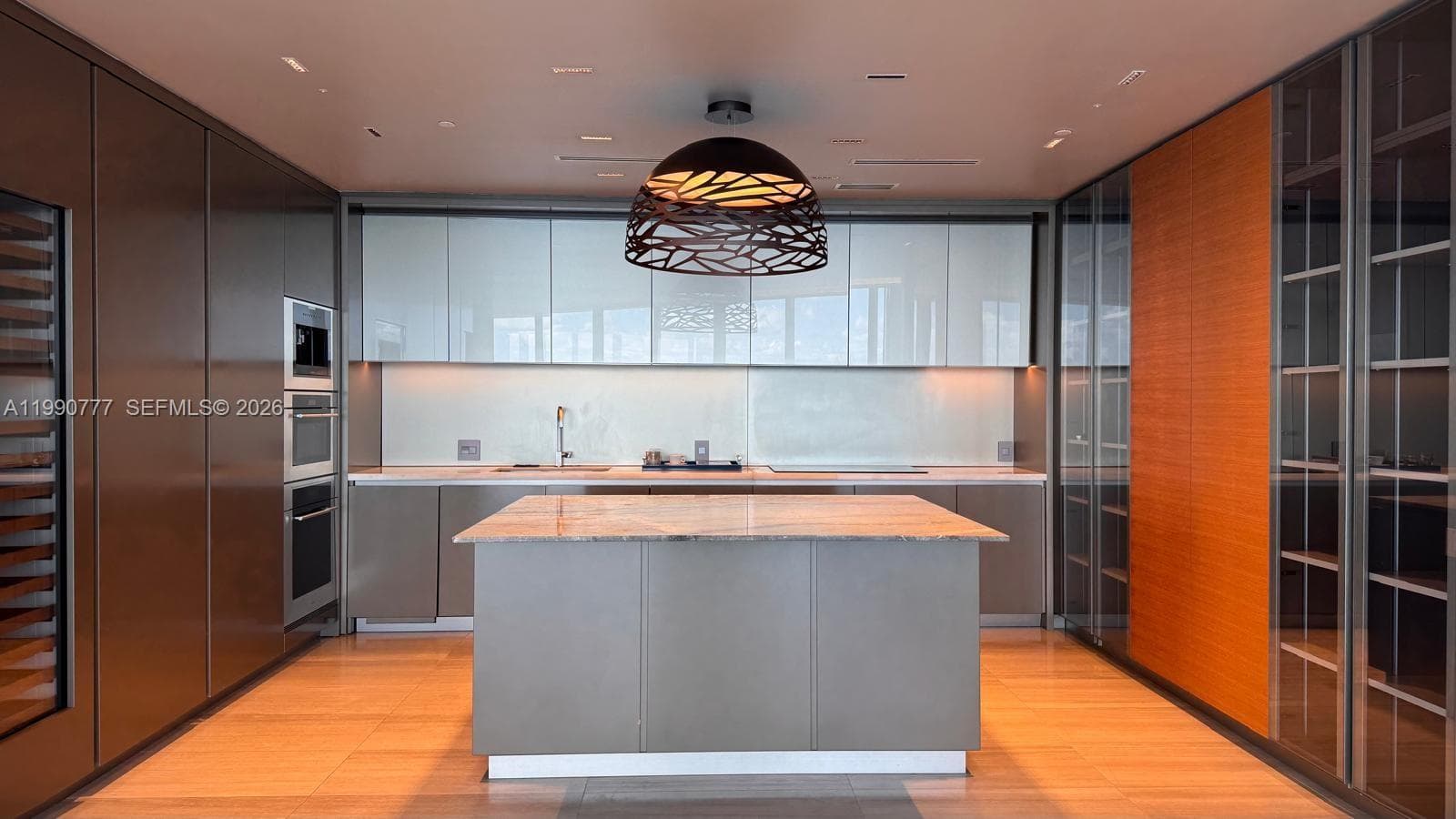 18975 Collins Ave 1