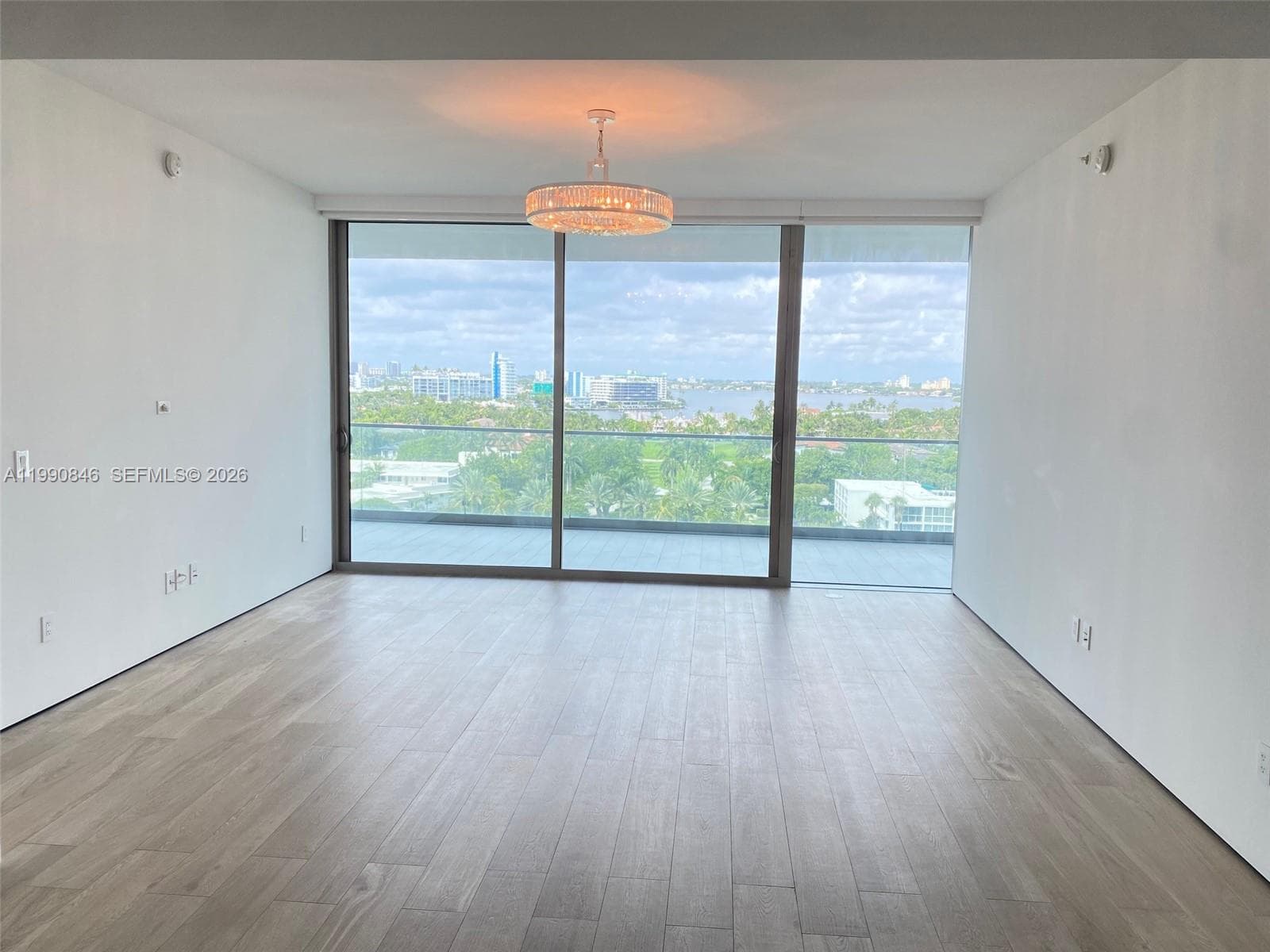 10203 Collins Ave 905 photo 5