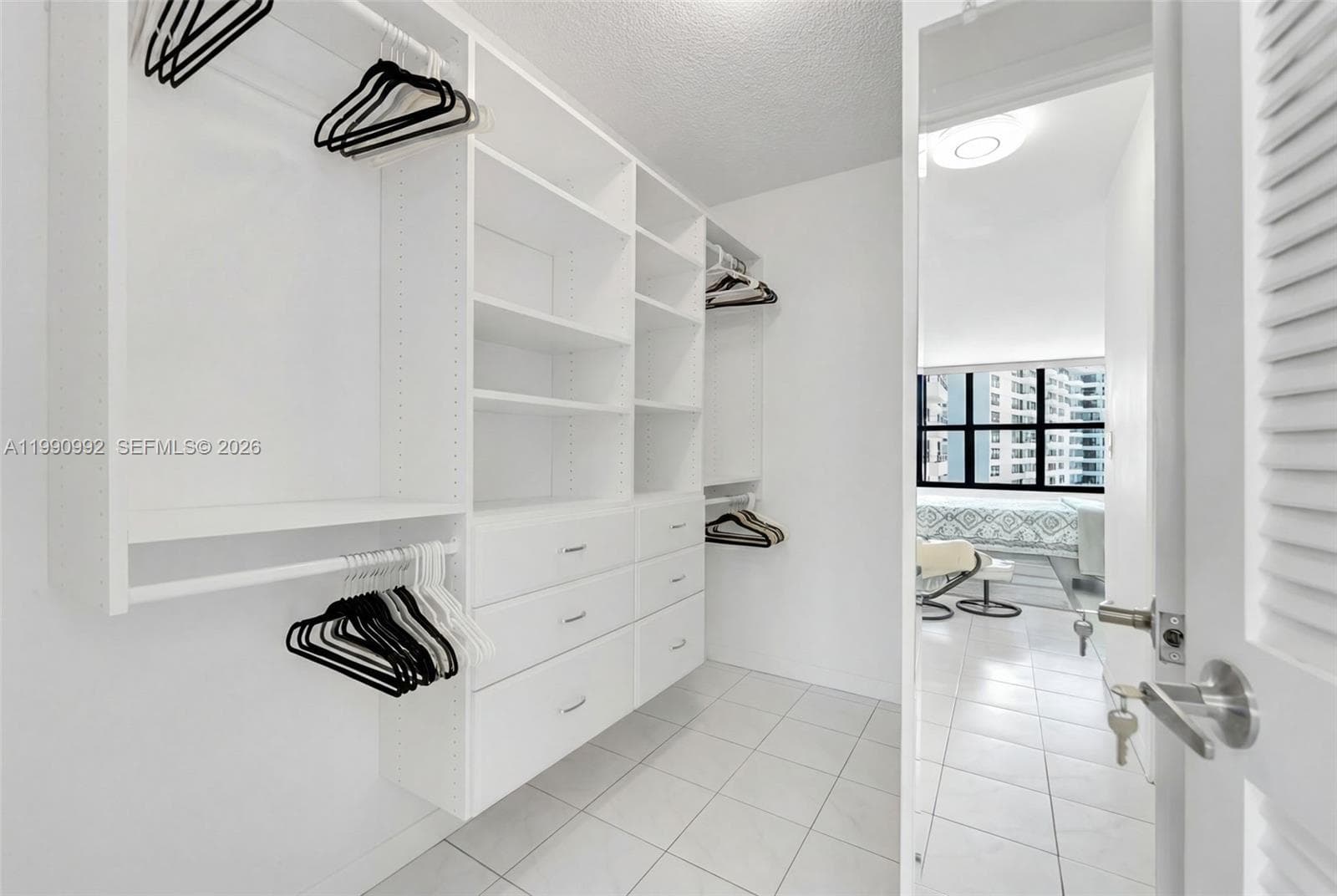2500 PARKVIEW DR 1418 photo 12