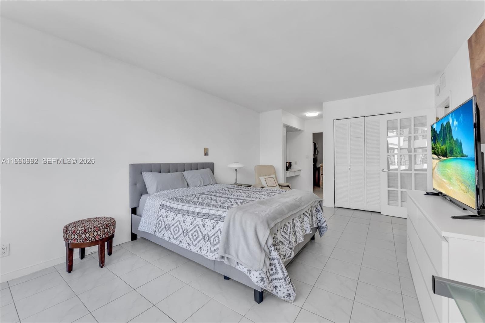 2500 PARKVIEW DR 1418 photo 10