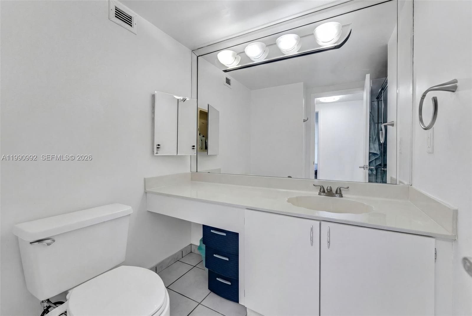 2500 PARKVIEW DR 1418 photo 15