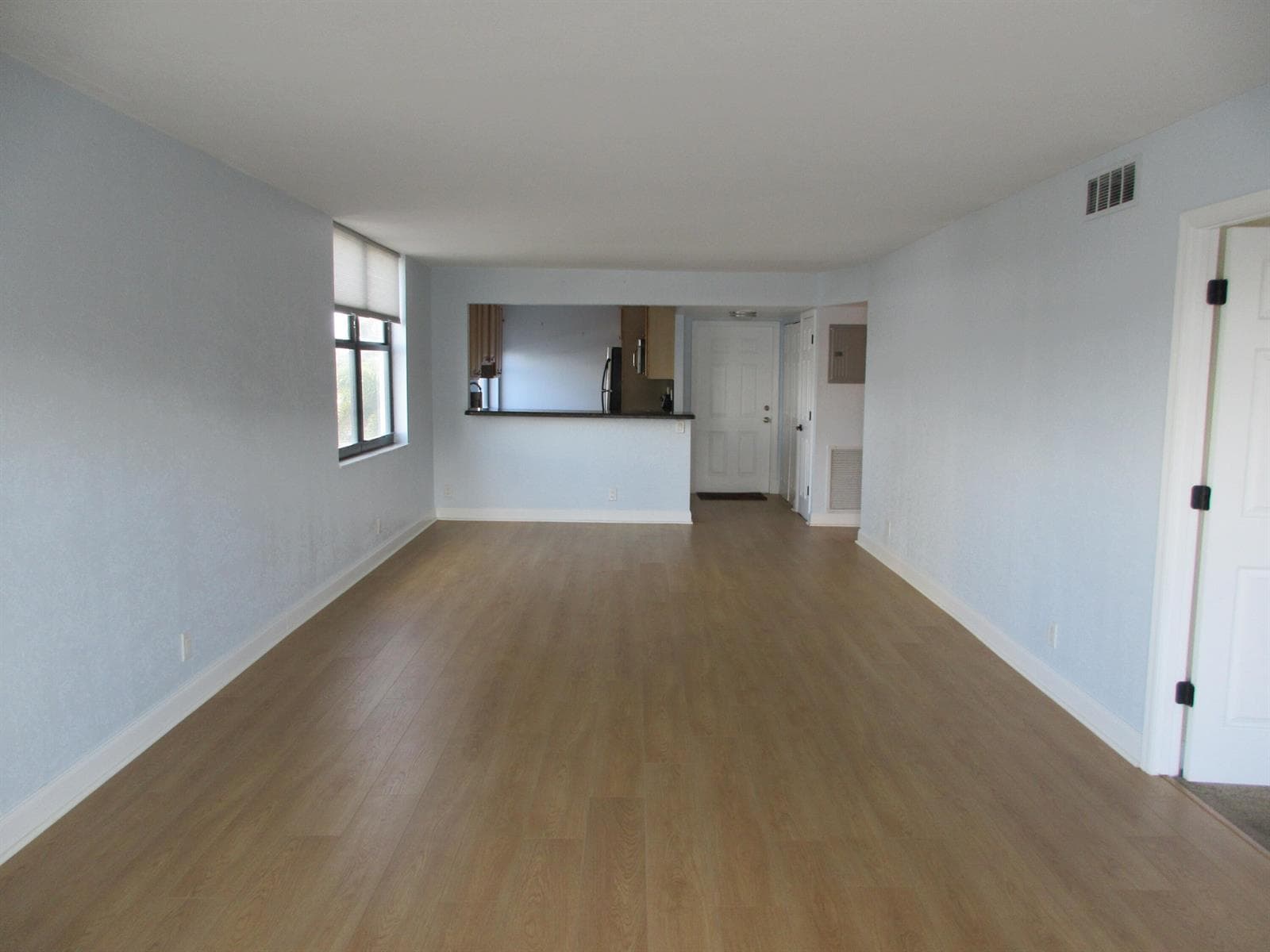 1401 N Riverside Drive 307 photo 12