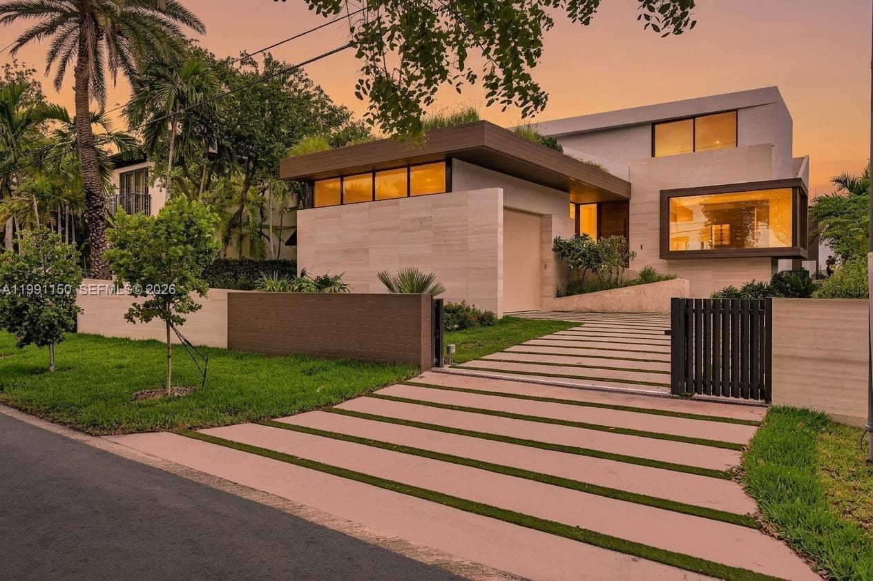 535 Shore Dr 3