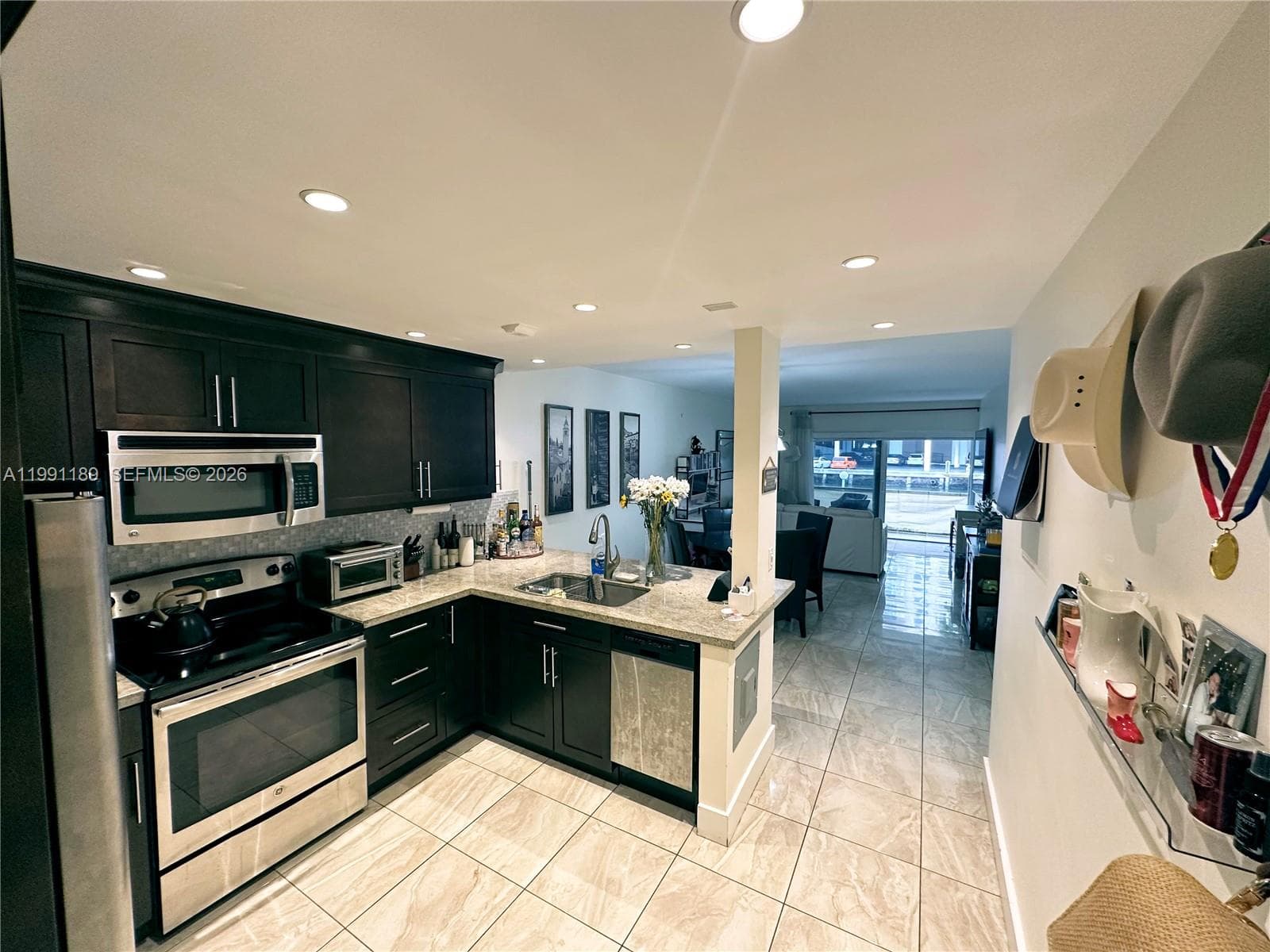 450 Paradise Isle Blvd 102 photo 1