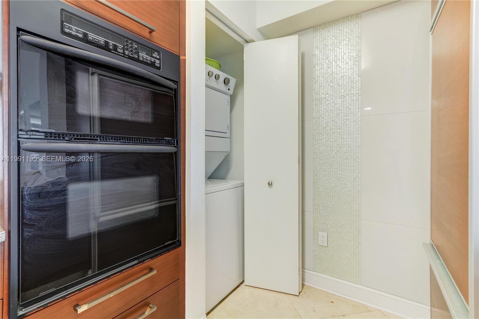 1830 Ocean Dr 3804 photo 7