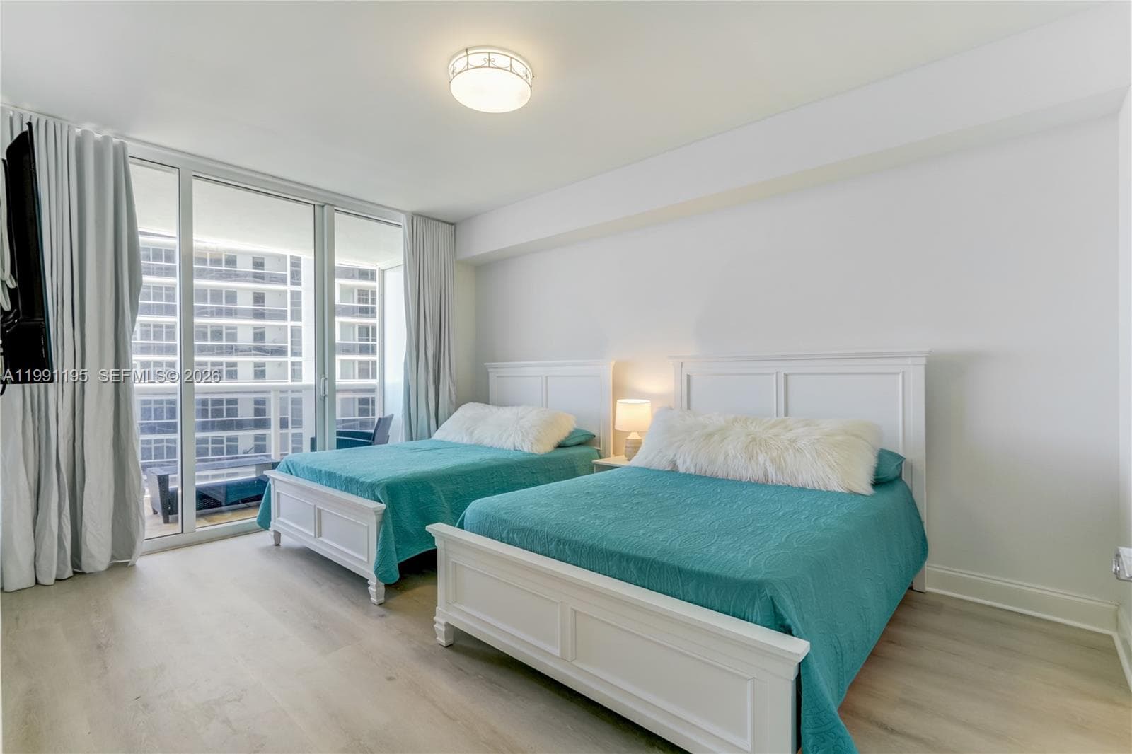 1830 Ocean Dr 3804 photo 18