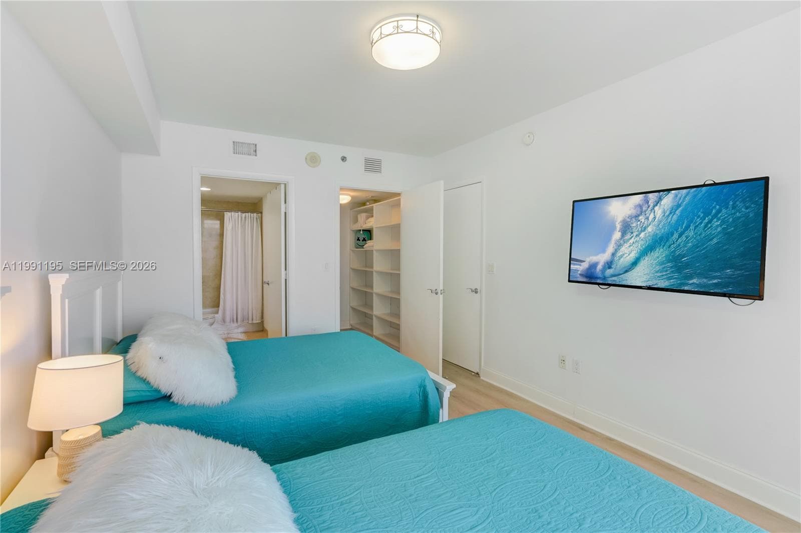 1830 Ocean Dr 3804 photo 19