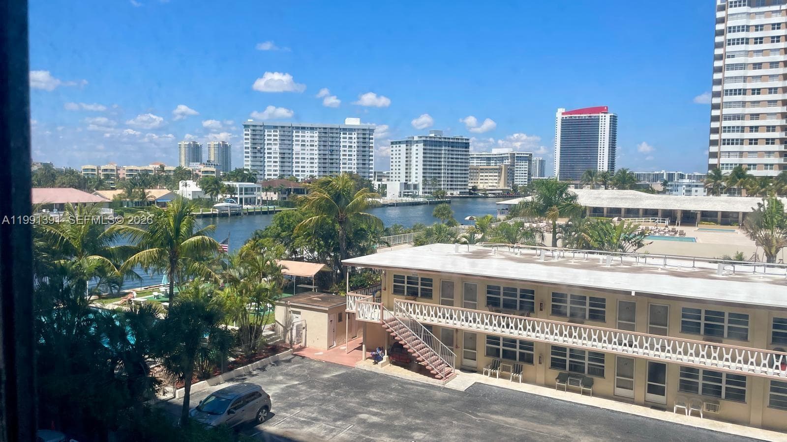 2017 OCEAN DR 405W photo 14