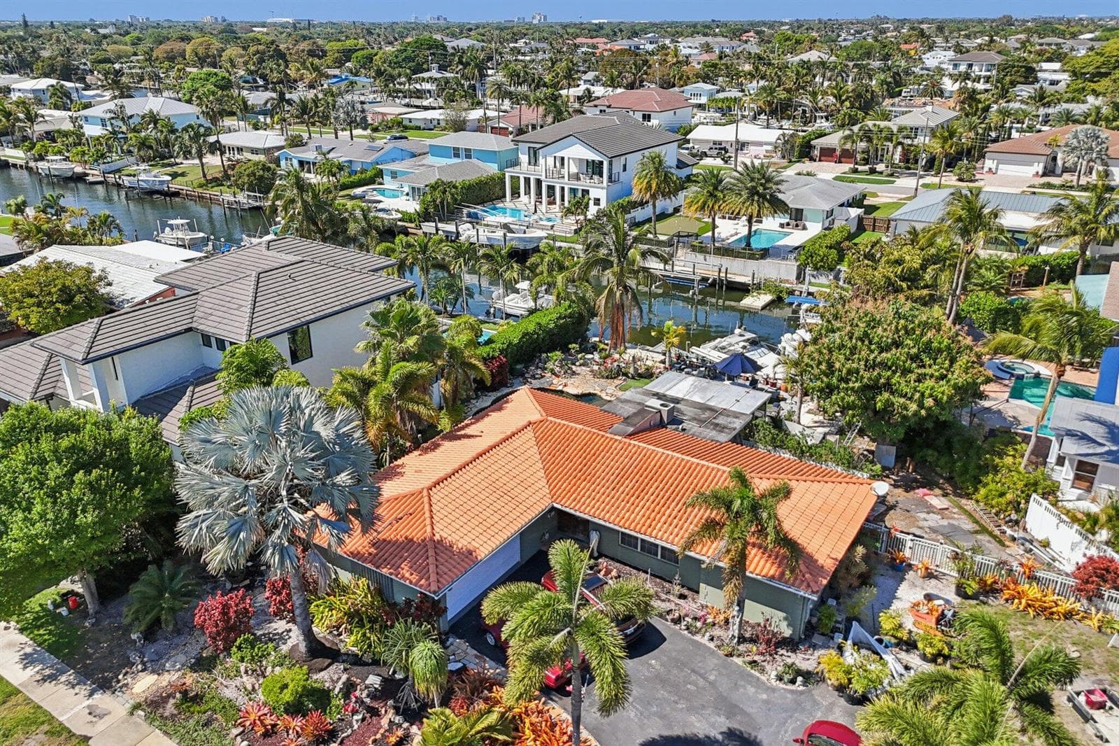 605 Inlet Road 1