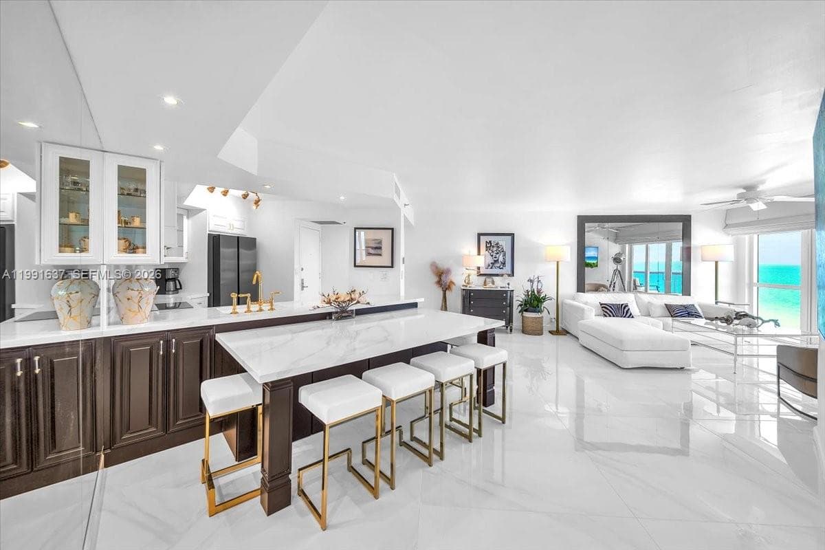6767 Collins Ave 1110 photo 10