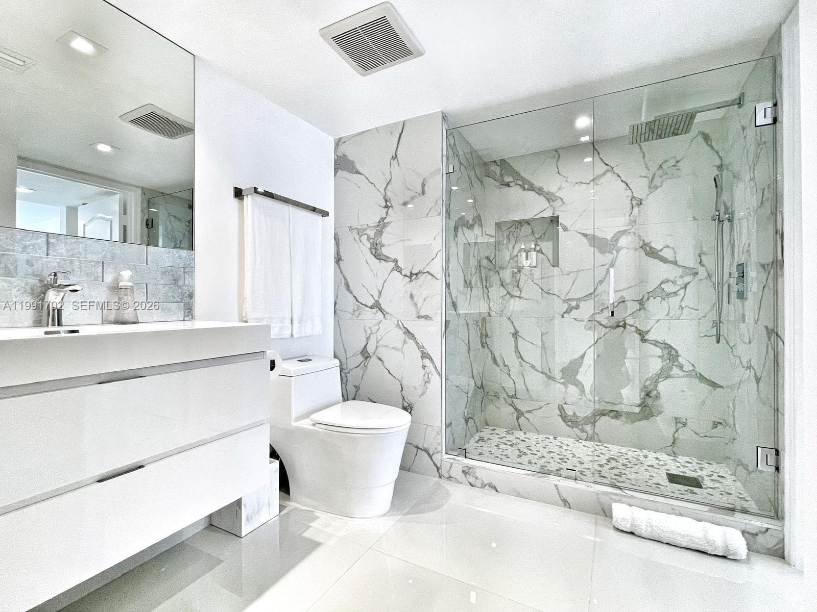 1200 SE Brickell Bay Dr 1707 photo 12