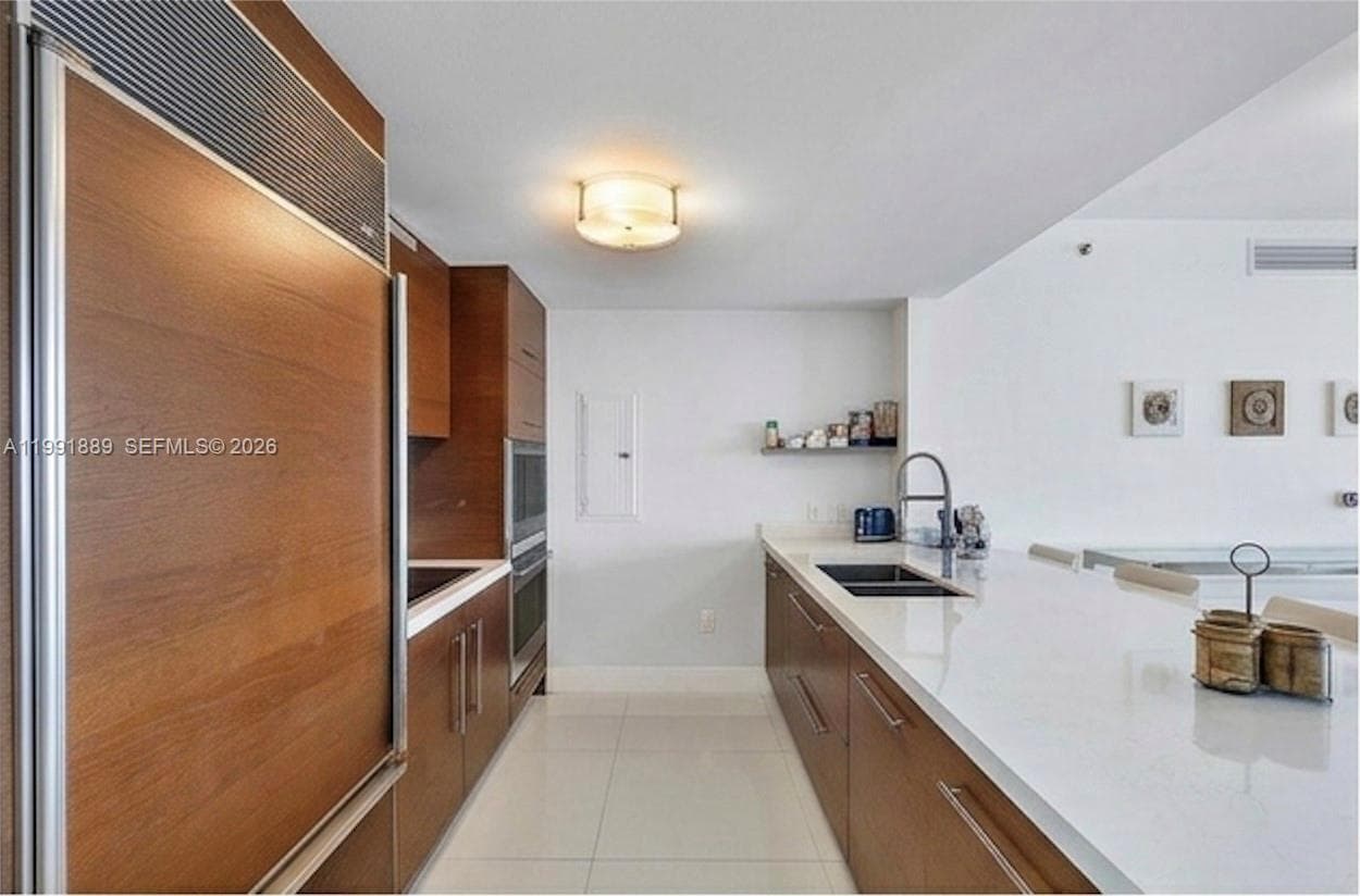 465 Brickell Ave 3905 photo 2