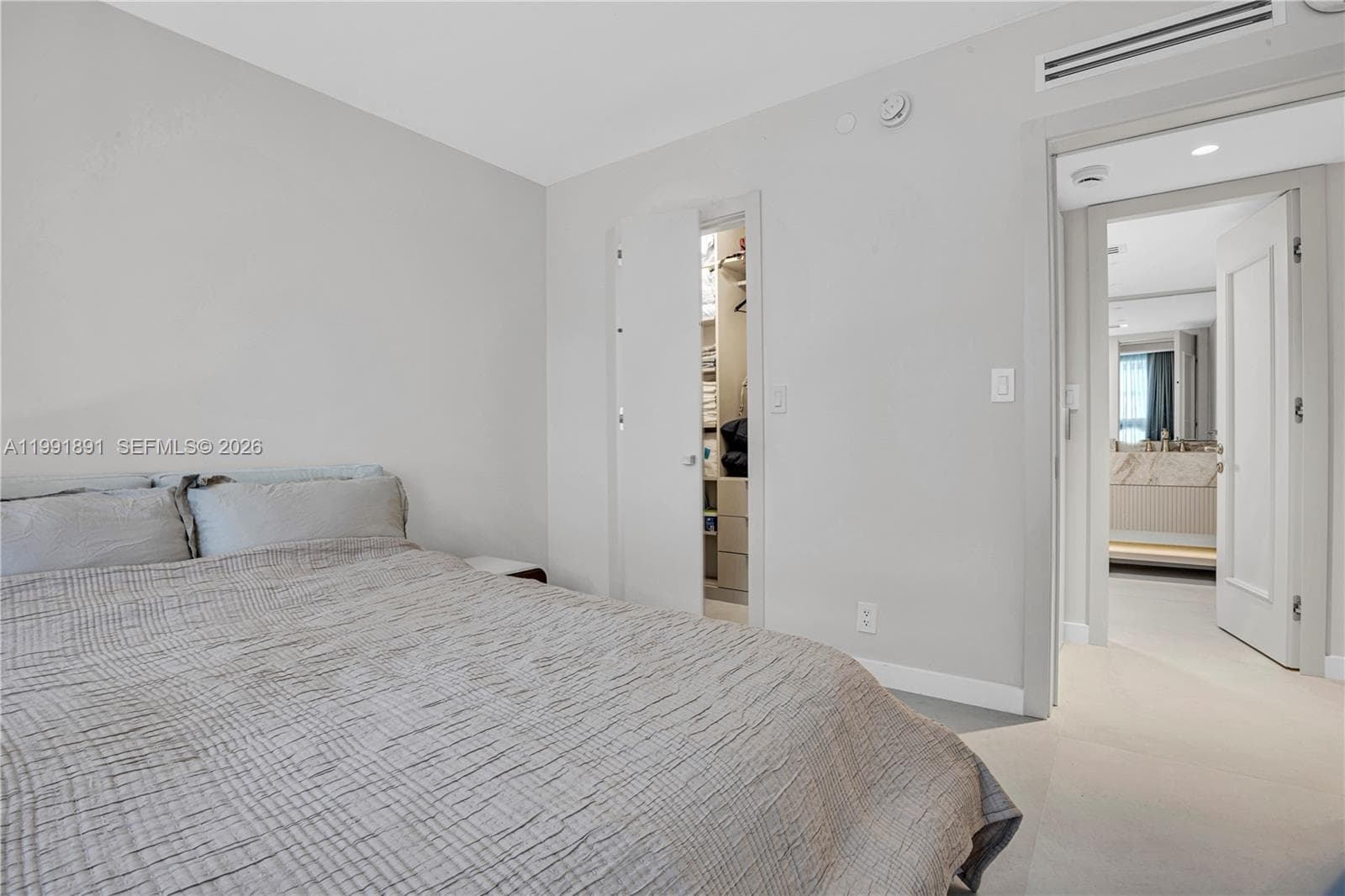 16485 Collins Ave 431 photo 24