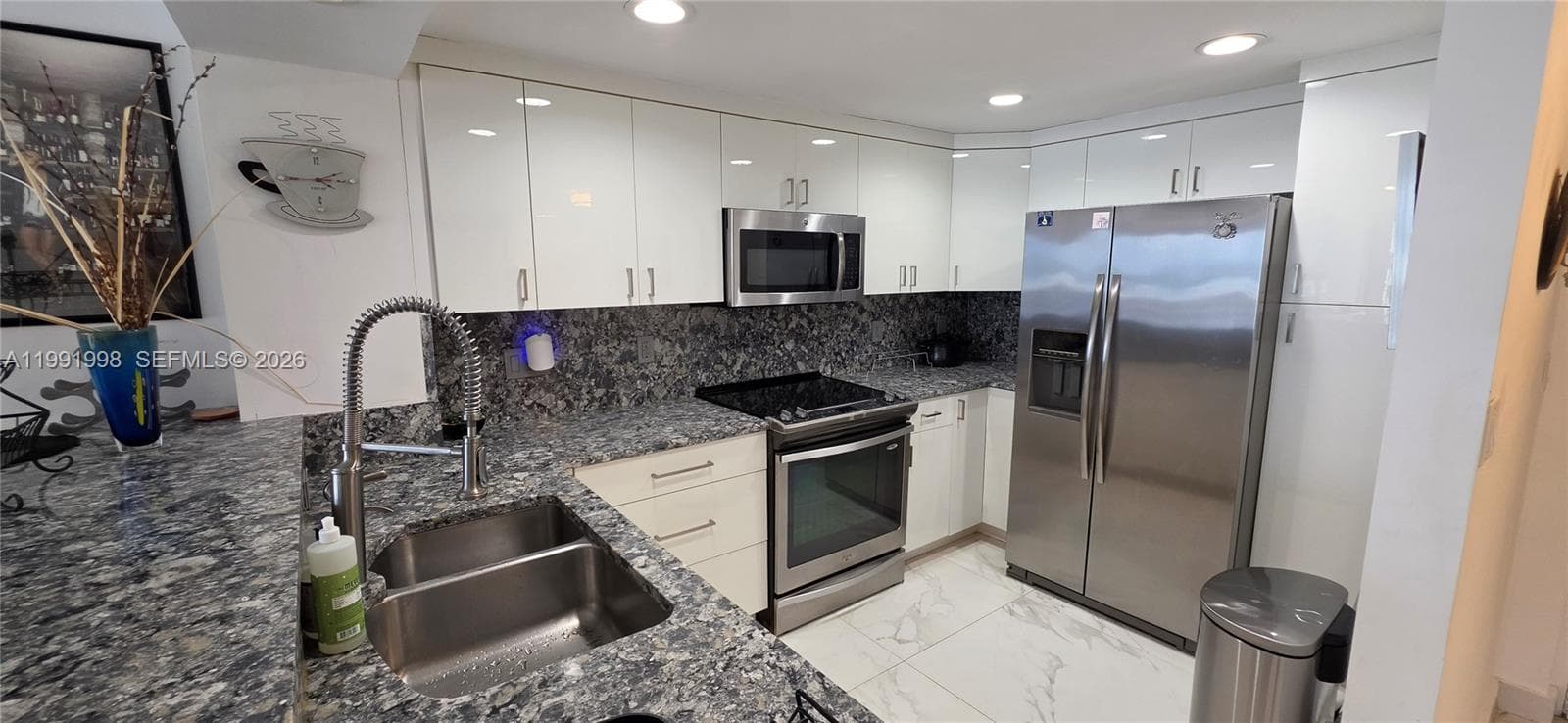17900 N Bay Rd 408 photo 10