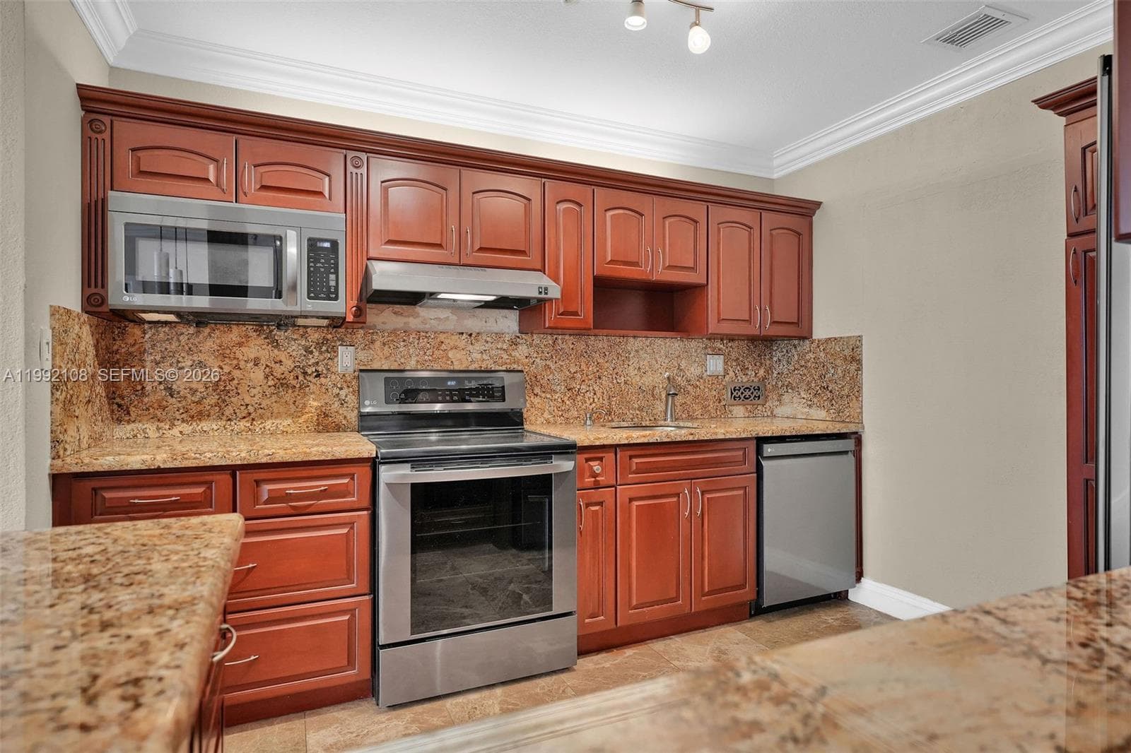 5401 Collins Ave 1514 photo 22