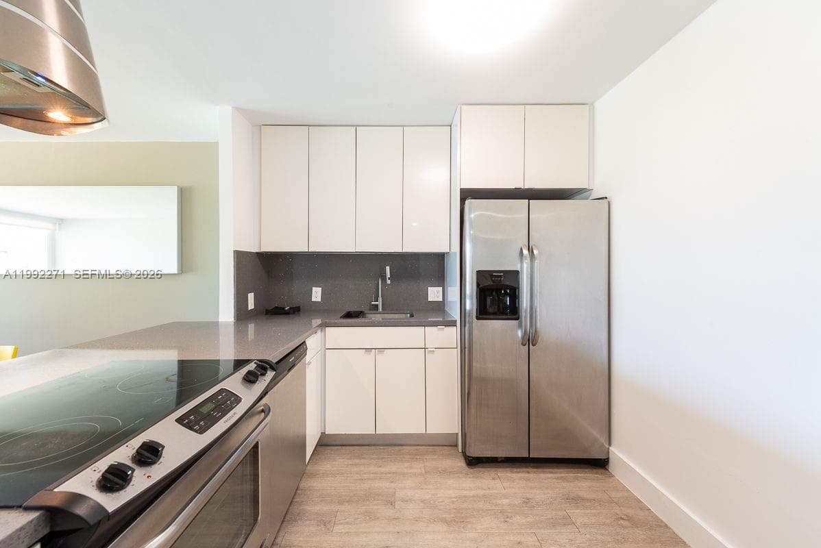 100 Bayview Dr 210 photo 11