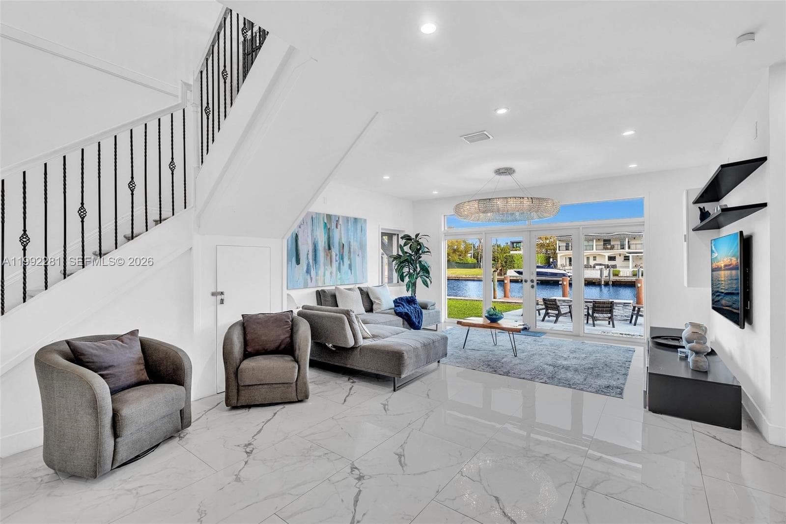 472 Sunset Dr 4