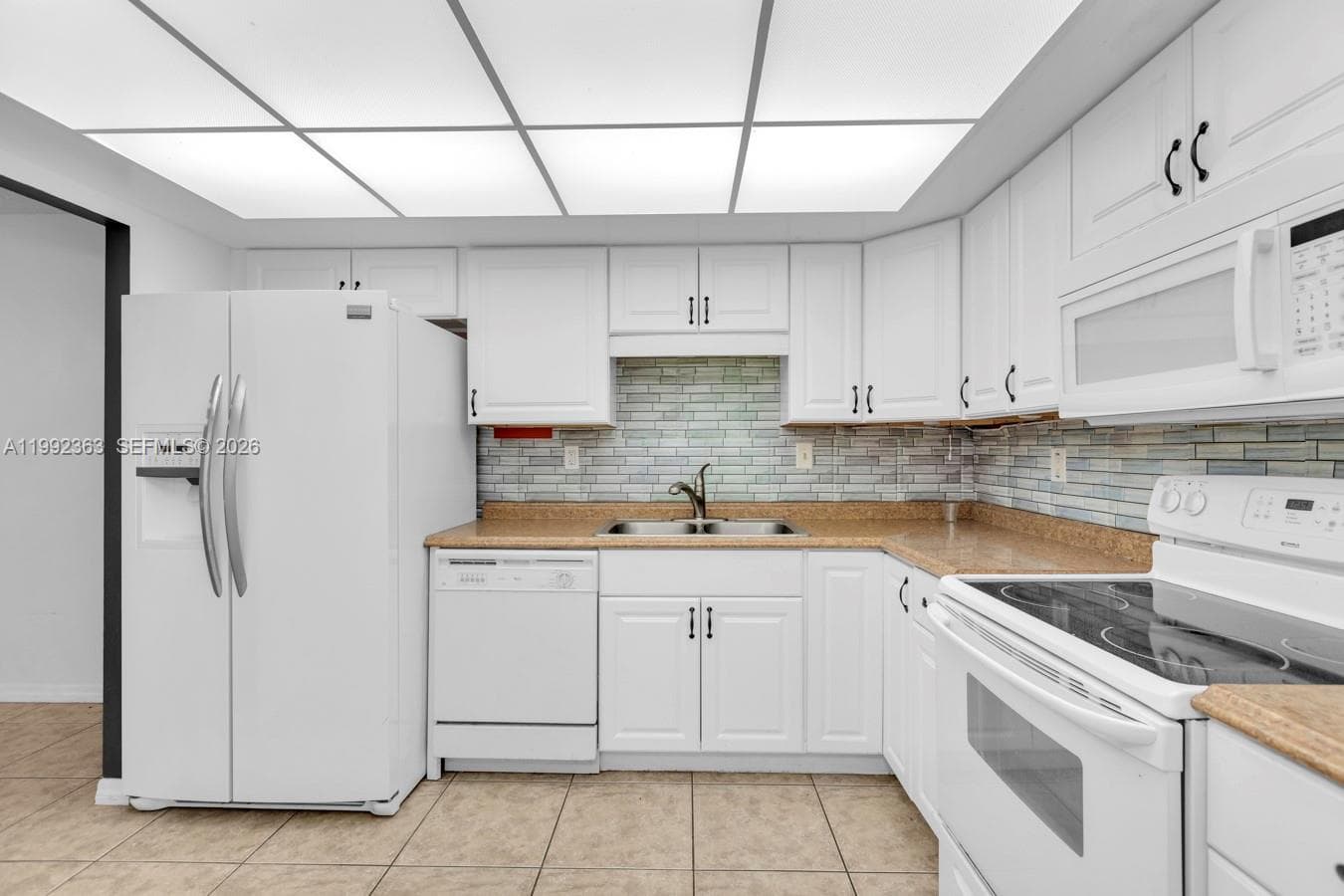 18011 Biscayne Blvd 903 photo 3