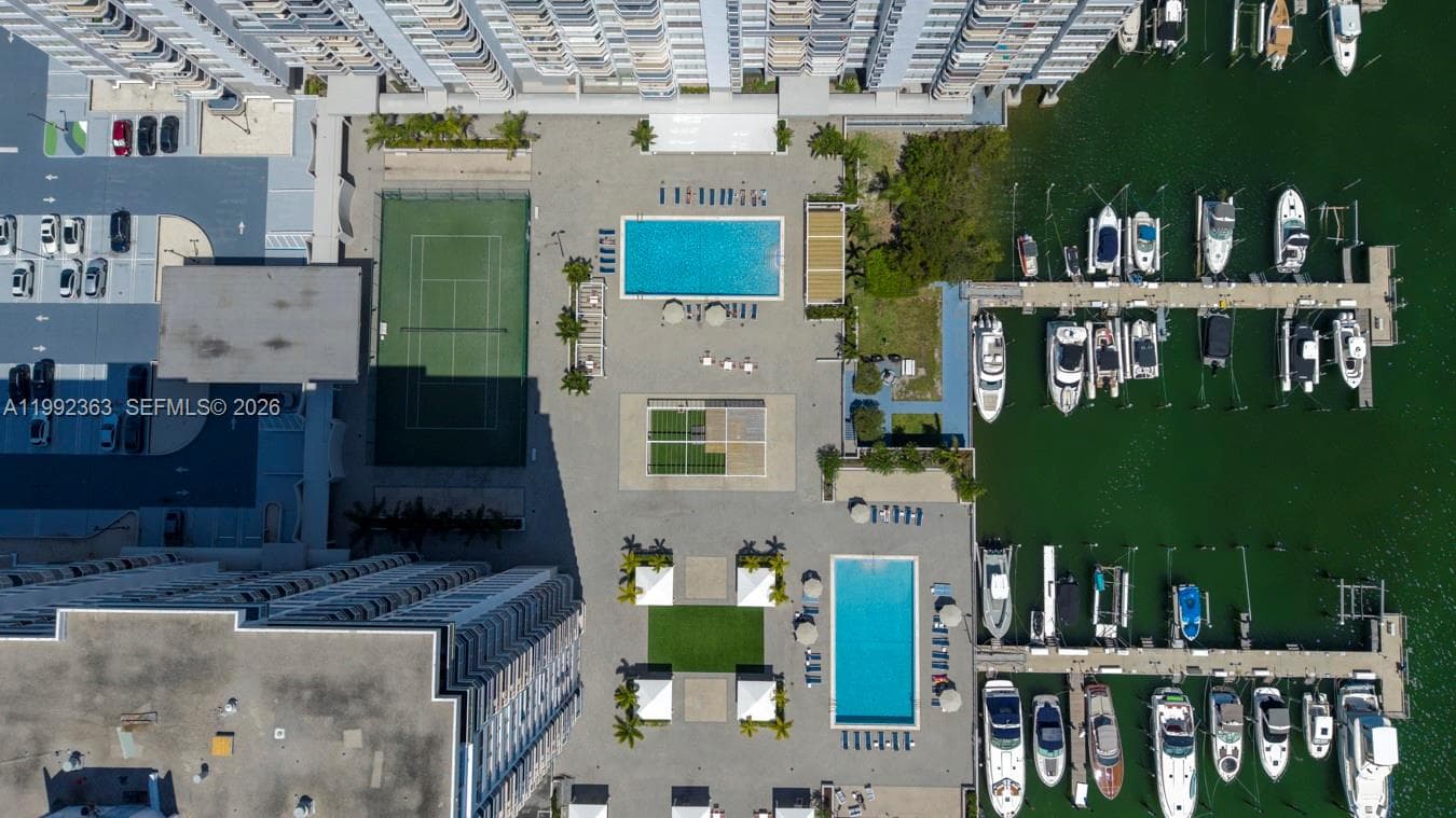 18011 Biscayne Blvd 903 photo 19