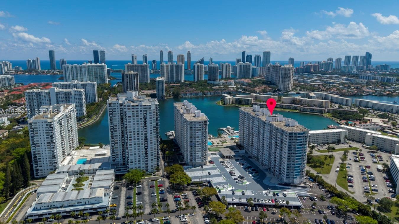 18011 Biscayne Blvd 903 photo 21