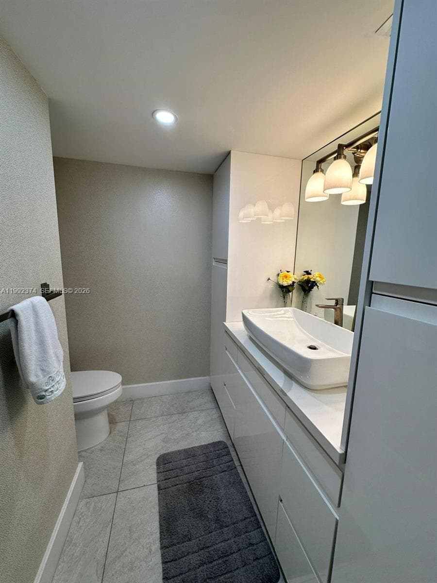 2751 S Ocean Dr 508S photo 22