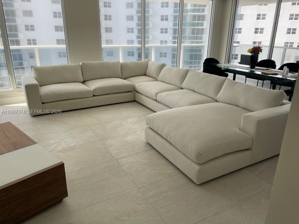 2751 S Ocean Dr 508S photo 3