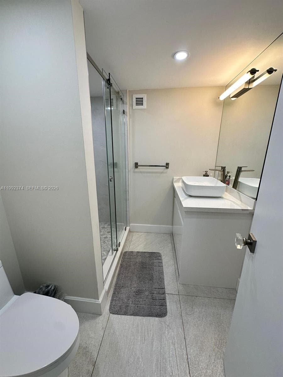 2751 S Ocean Dr 508S photo 20
