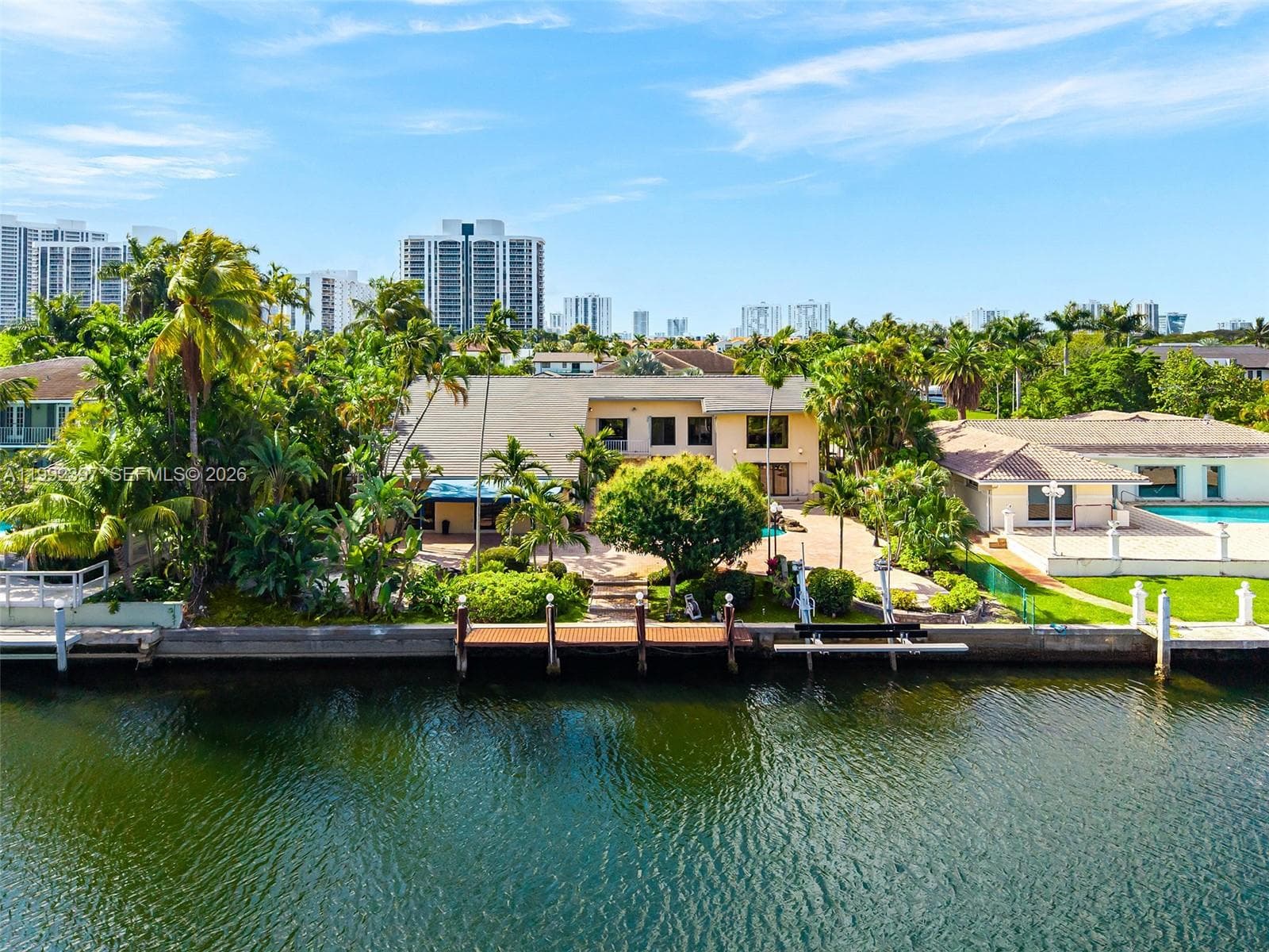 448 Poinciana Dr 3