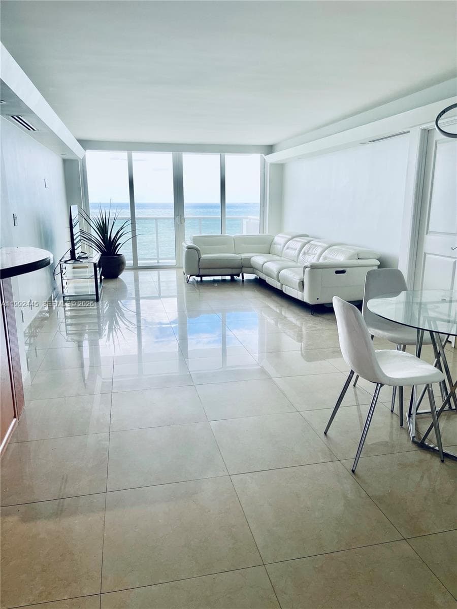 3140 Ocean Dr 2