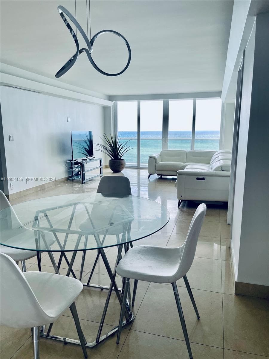 3140 Ocean Dr 4