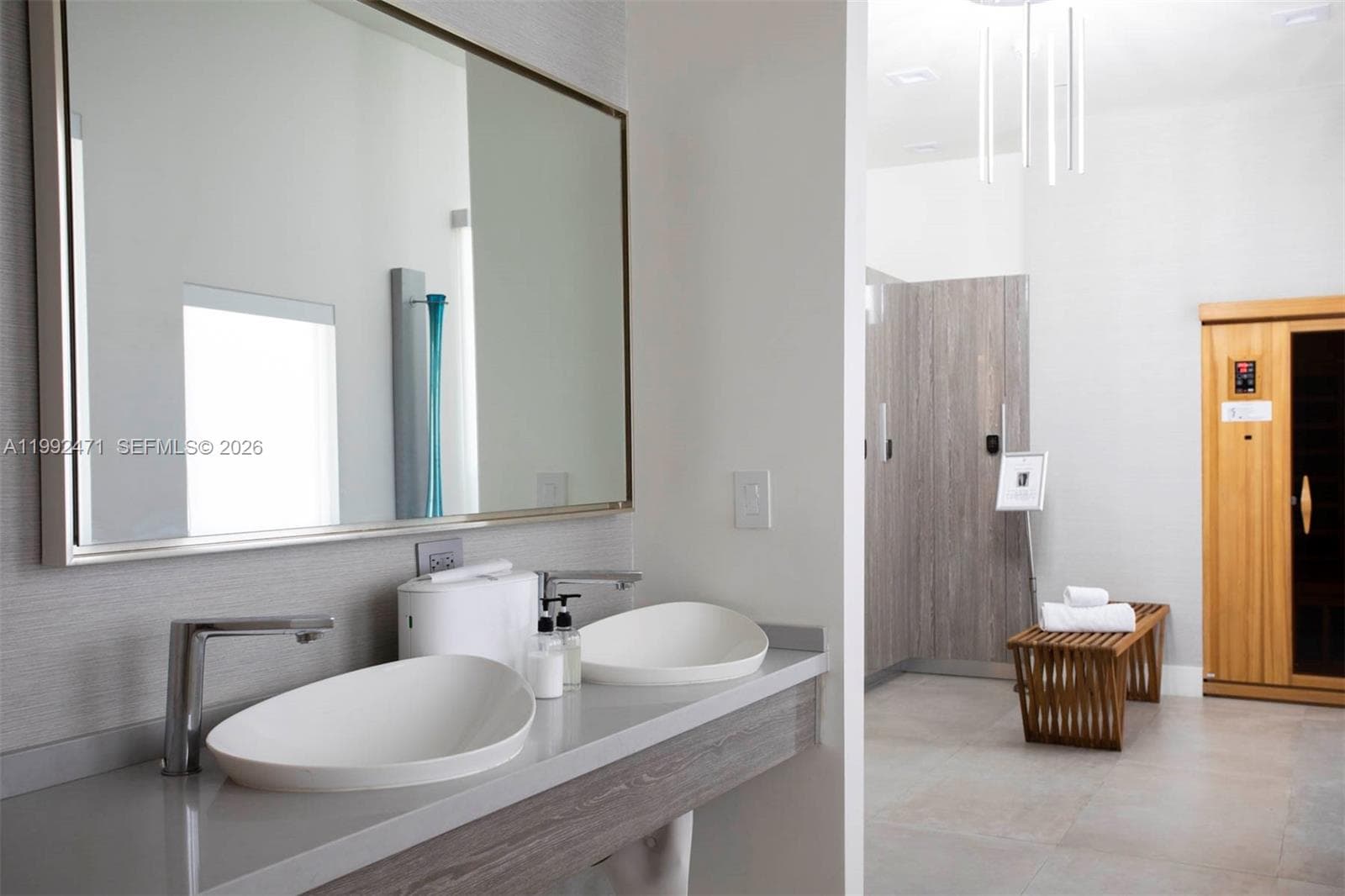 4779 Collins Ave 808 photo 9
