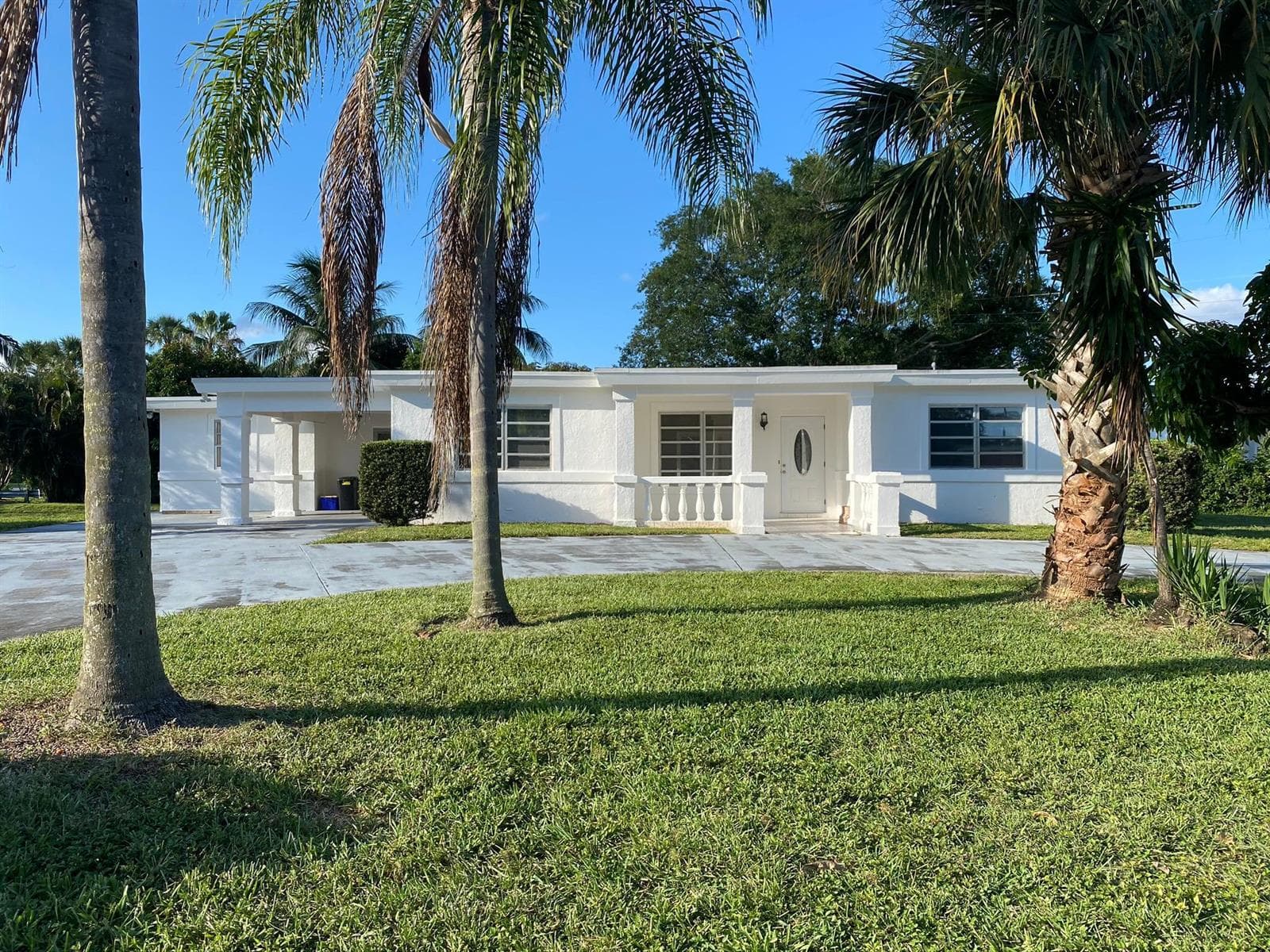 7500 W Lake Drive 3